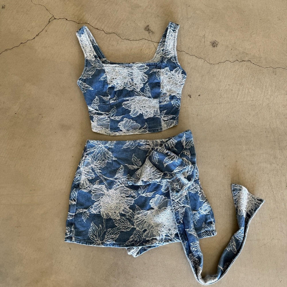 Avec Les Filles / Denim Floral Two Piece Set / Blue - Picture 3 of 16